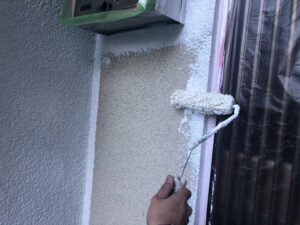 外壁下塗り工程 プライマー塗布 山梨県甲斐市 外壁塗装 ペイントホームズ甲斐店