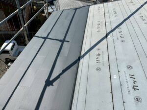 屋根カバー工法 防水シート（ルーフィング）施工① 山梨県甲斐市 ペイントホームズ甲斐店