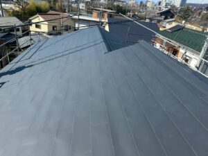 屋根カバー工法完成① ガルバリウム鋼板 山梨県甲斐市 ペイントホームズ甲斐店