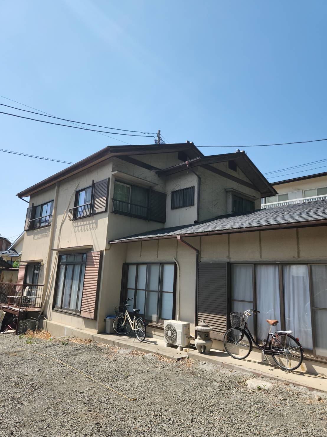 施工前の全景 山梨県甲斐市 外壁塗装・屋根カバー工法 ペイントホームズ甲斐店